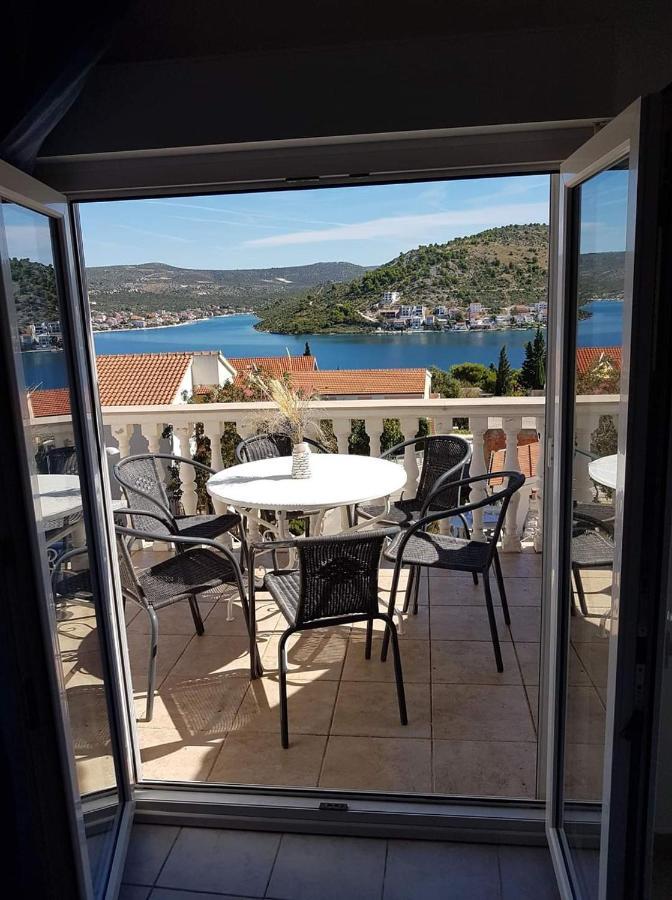 Apartmani Adriatic ロゴズニッツァ エクステリア 写真