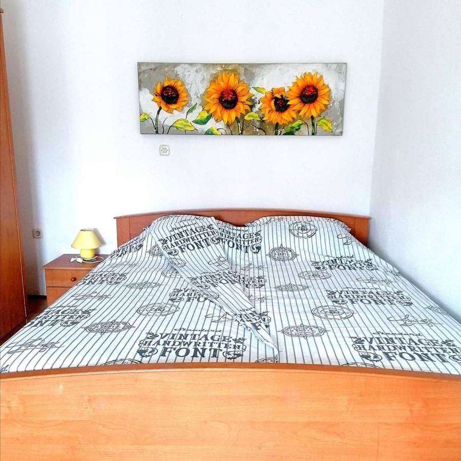 Apartmani Adriatic ロゴズニッツァ エクステリア 写真