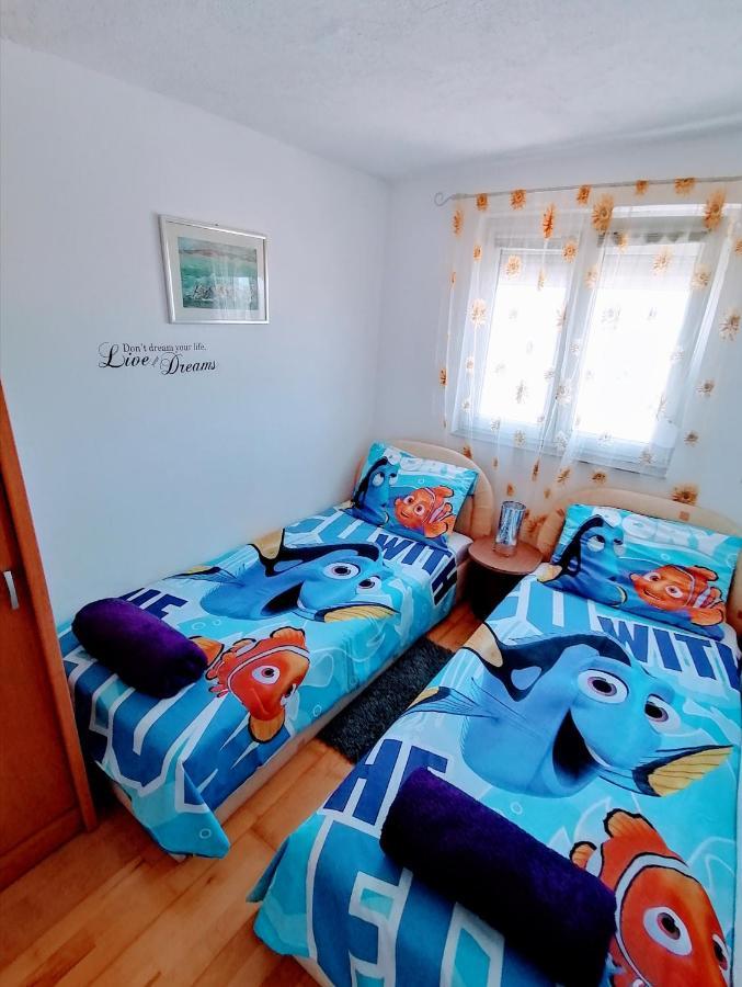 Apartmani Adriatic ロゴズニッツァ エクステリア 写真