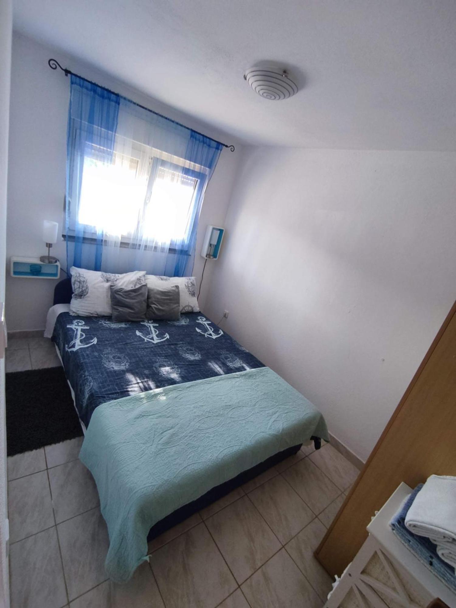 Apartmani Adriatic ロゴズニッツァ エクステリア 写真