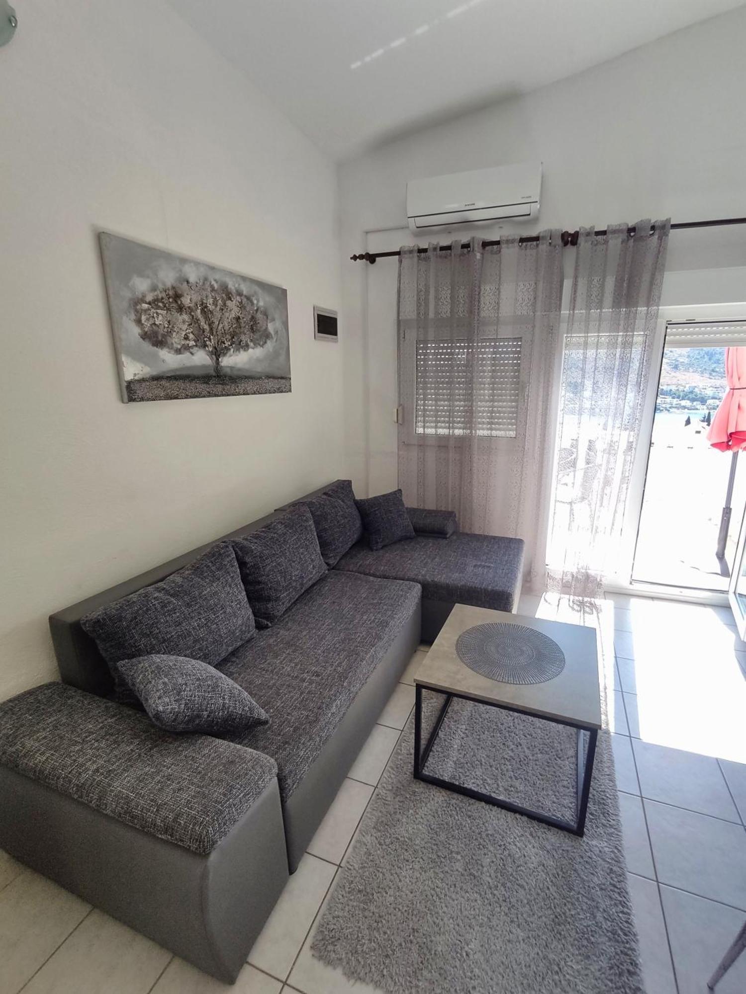 Apartmani Adriatic ロゴズニッツァ エクステリア 写真