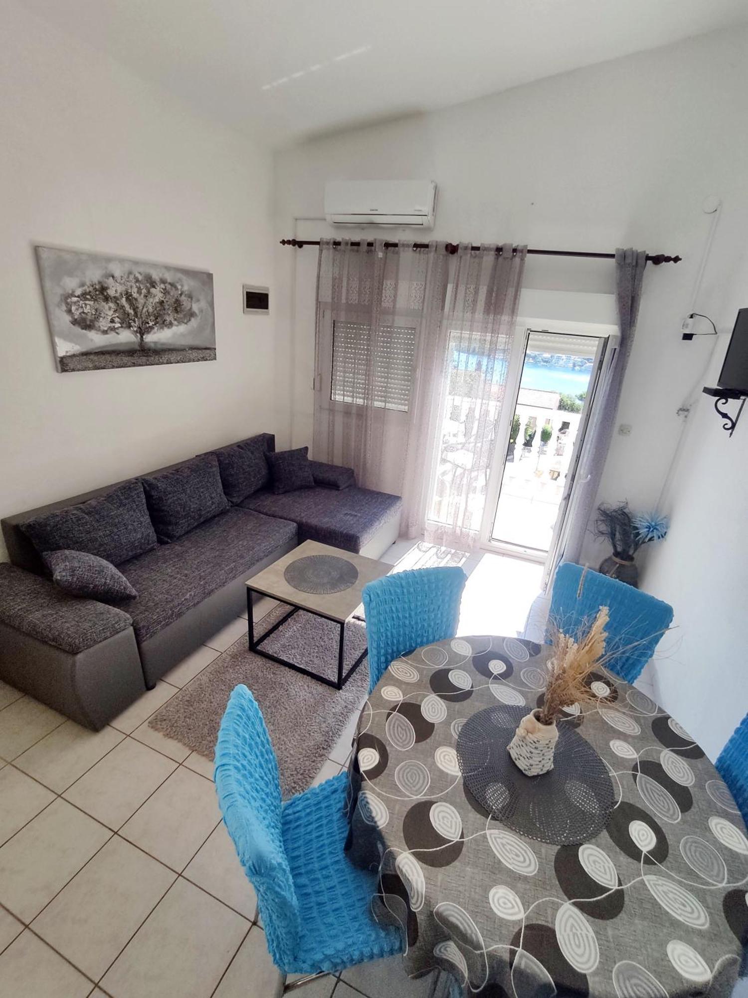 Apartmani Adriatic ロゴズニッツァ エクステリア 写真