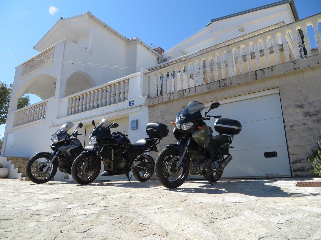 Apartmani Adriatic ロゴズニッツァ エクステリア 写真