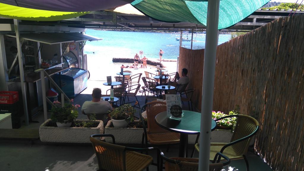 Apartmani Adriatic ロゴズニッツァ エクステリア 写真