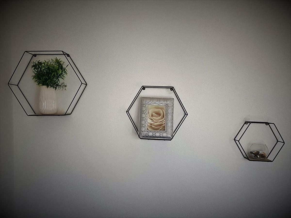 Apartmani Adriatic ロゴズニッツァ エクステリア 写真