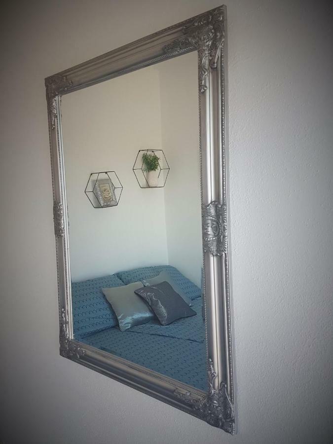 Apartmani Adriatic ロゴズニッツァ エクステリア 写真